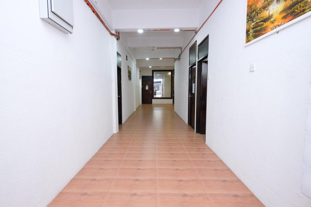 Oyo 715 Mr J Hotel Kota Bharu Exterior photo