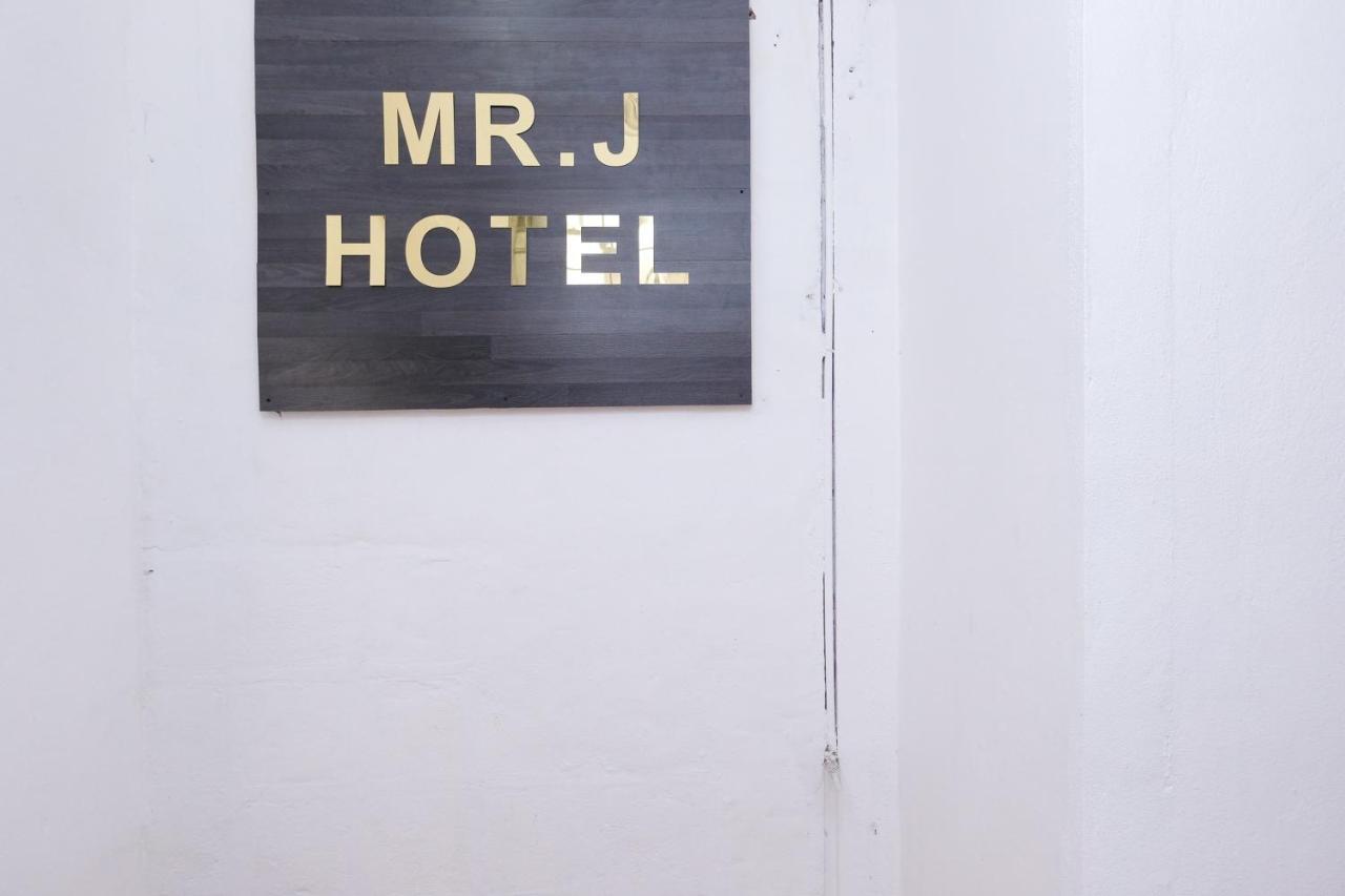 Oyo 715 Mr J Hotel Kota Bharu Exterior photo