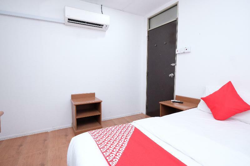 Oyo 715 Mr J Hotel Kota Bharu Exterior photo